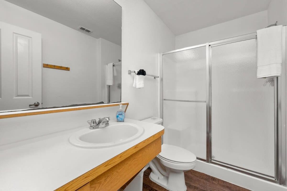Budget Friendly Sleeps 8 Discounts Available Tampa Exterior photo