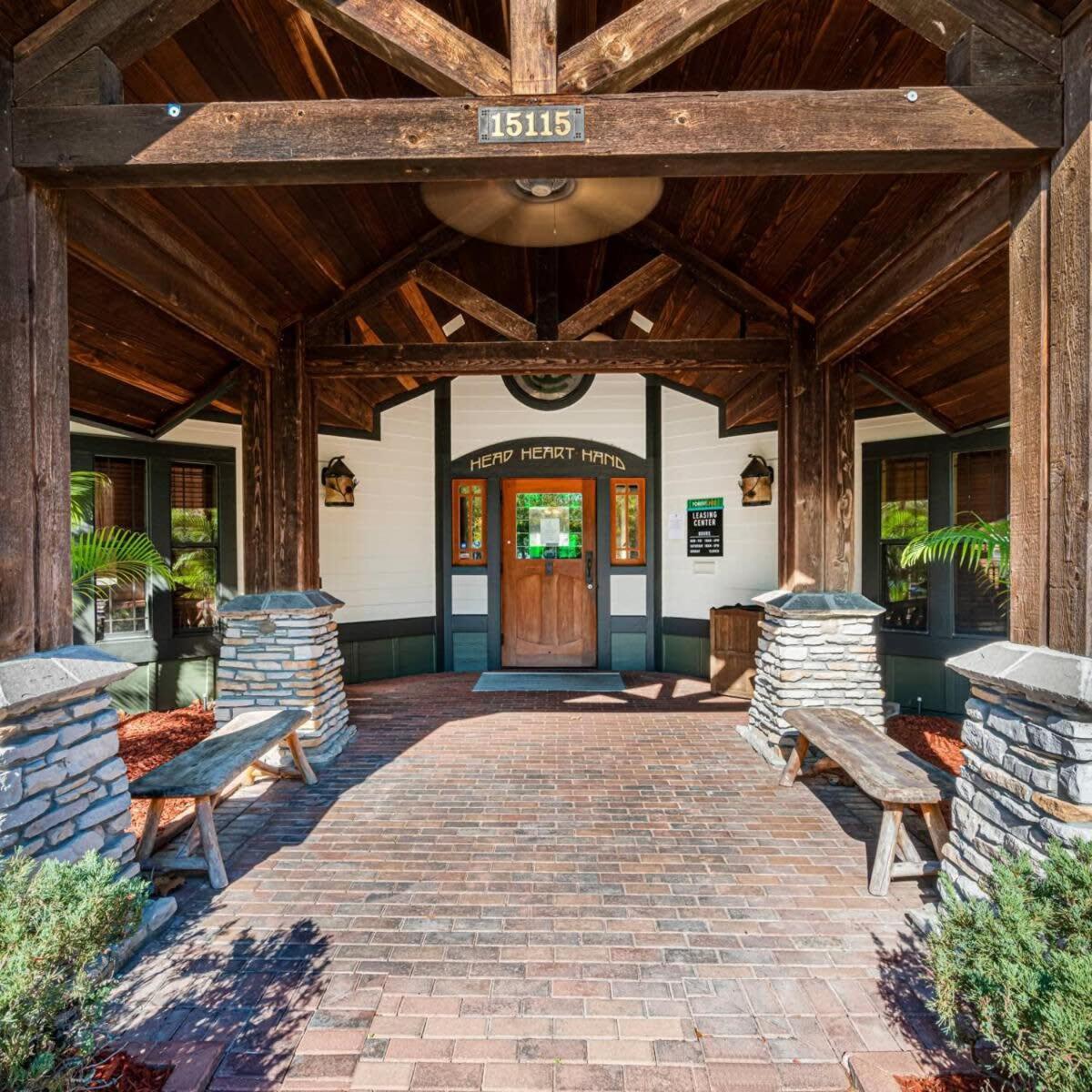 Budget Friendly Sleeps 8 Discounts Available Tampa Exterior photo