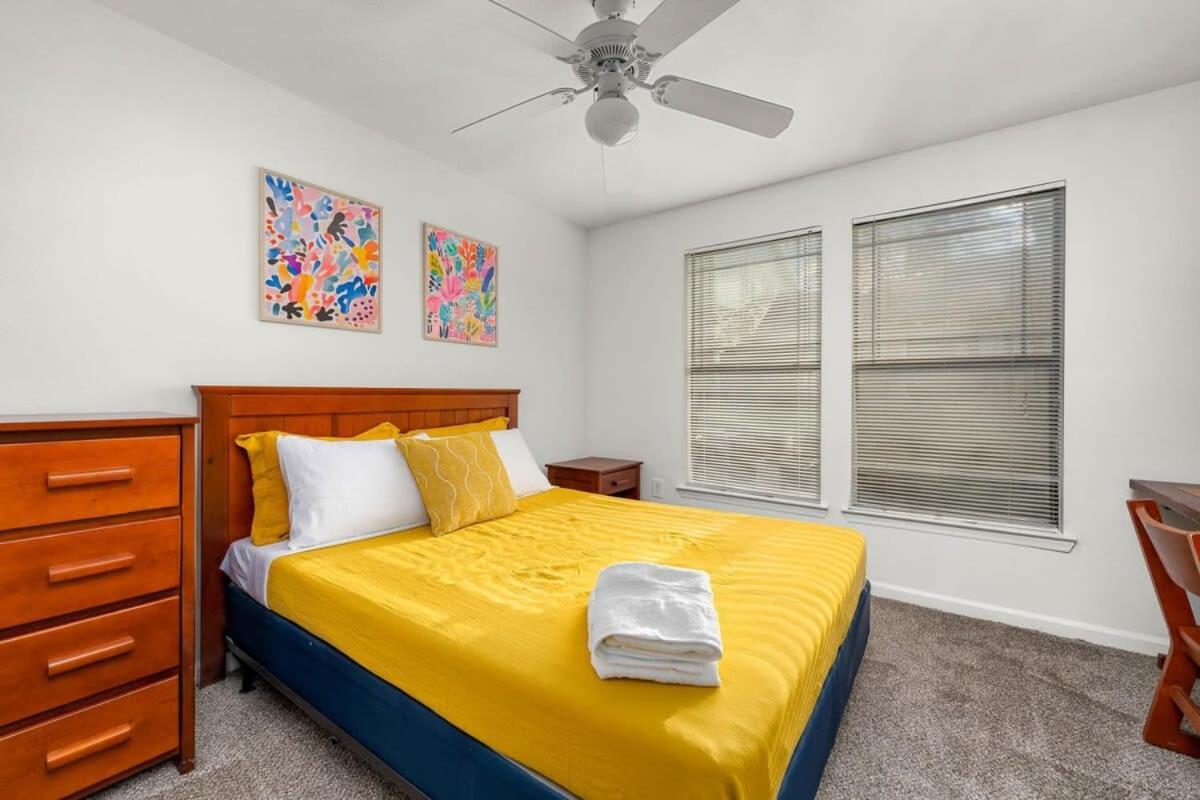 Budget Friendly Sleeps 8 Discounts Available Tampa Exterior photo